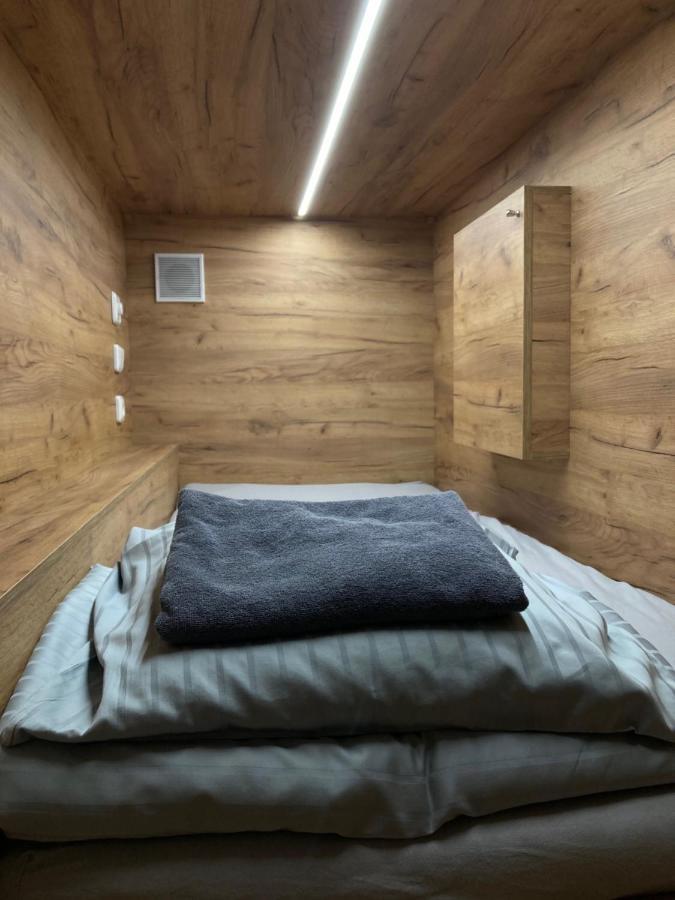 Capsule Hostel Zizkov Tower 布拉格 外观 照片