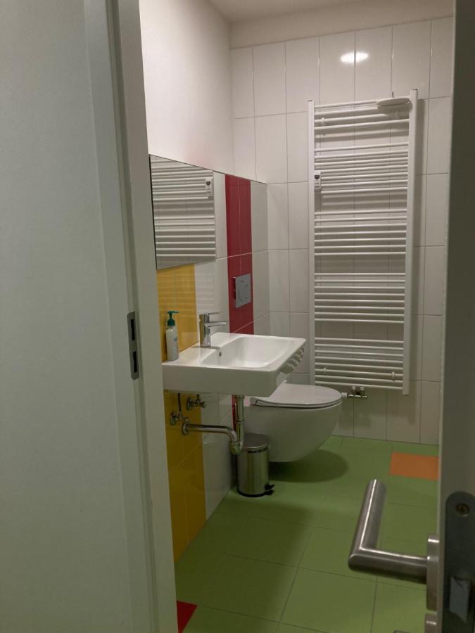 Capsule Hostel Zizkov Tower 布拉格 外观 照片