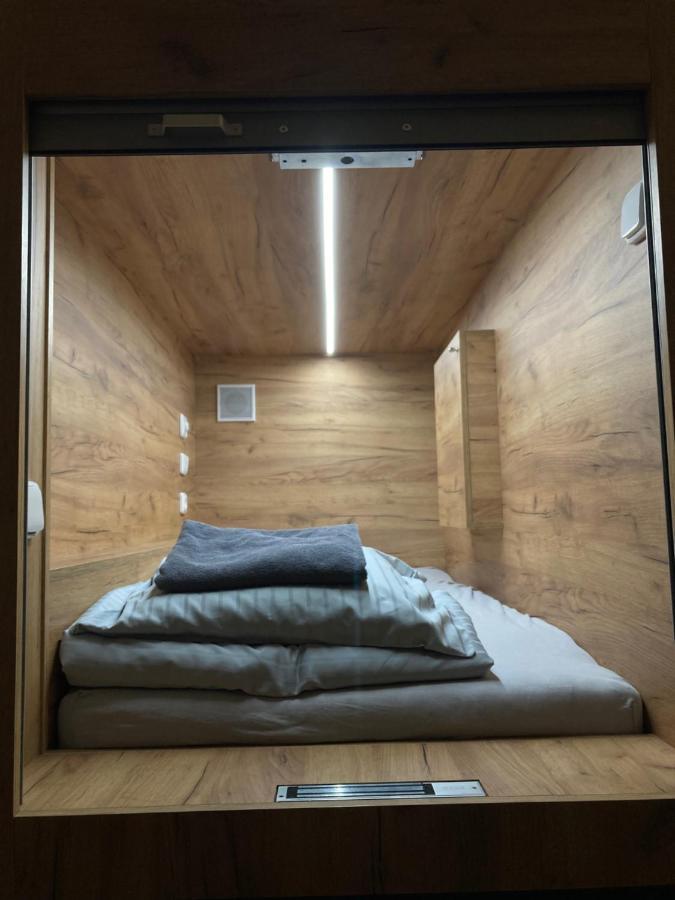 Capsule Hostel Zizkov Tower 布拉格 外观 照片